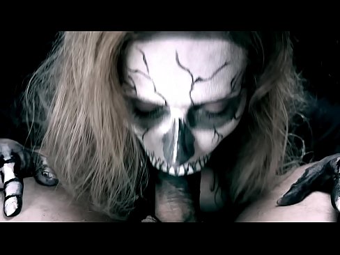 ❤️ Demon famke sûgje hoanne mei har swarte mûle en slikken cum. ❤️❌ Russyske porno op fy.yespornpics.ru